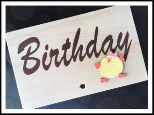 Houten wenskaart Birthday Chick